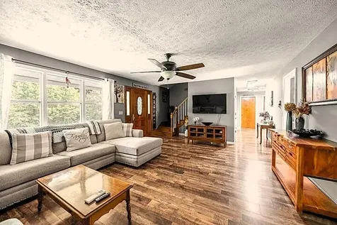 8 Hammond Lane Searsport ME 04974