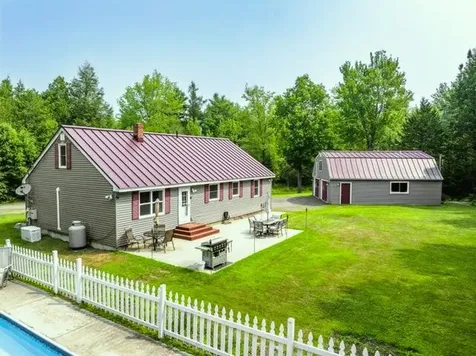 8 Hammond Lane Searsport ME 04974
