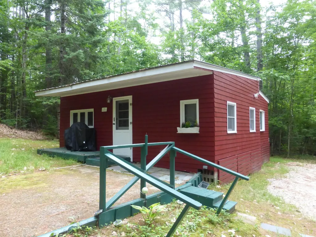 9 Roberts Lane Porter ME 04068