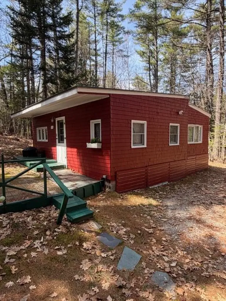 9 Roberts Lane Porter ME 04068