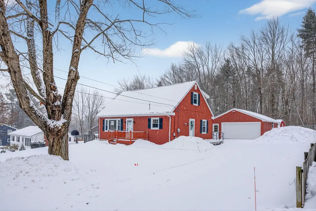 15 Hamlin Road Falmouth ME 04105