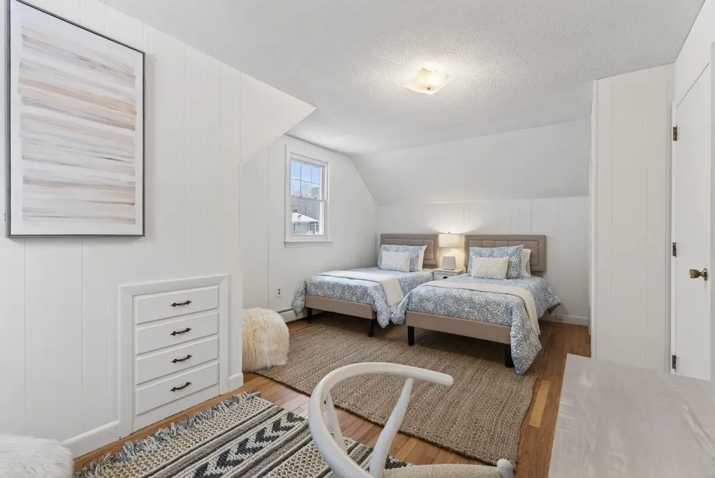 15 Hamlin Road Falmouth ME 04105