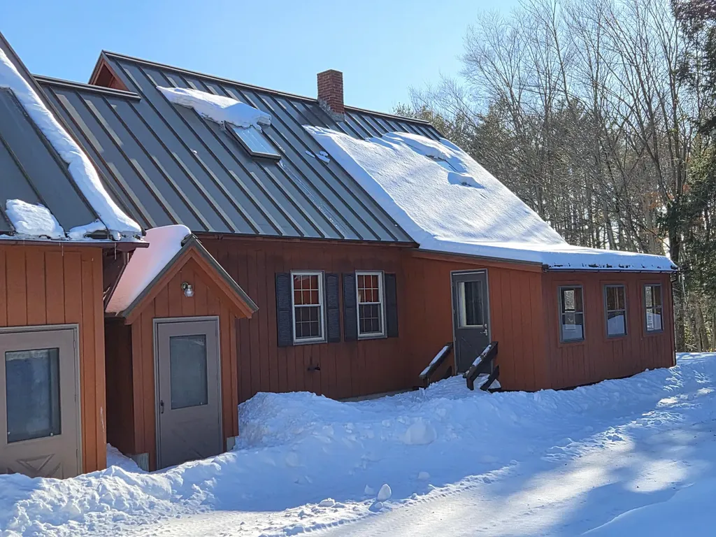 252 Maple Avenue Farmington ME 04938