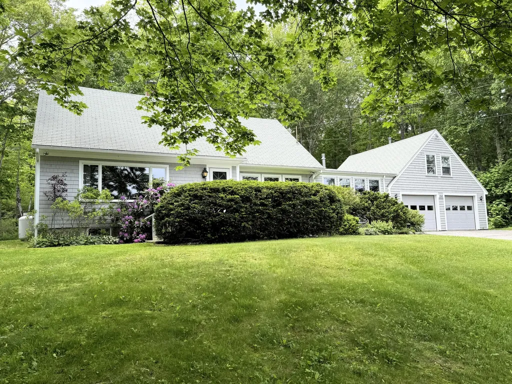 190 Belfast Road Camden ME 04843