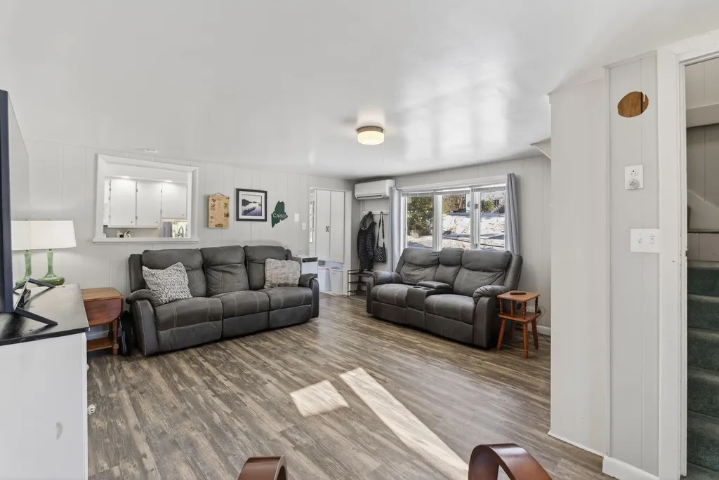85-87 Taywood Road Auburn ME 04210