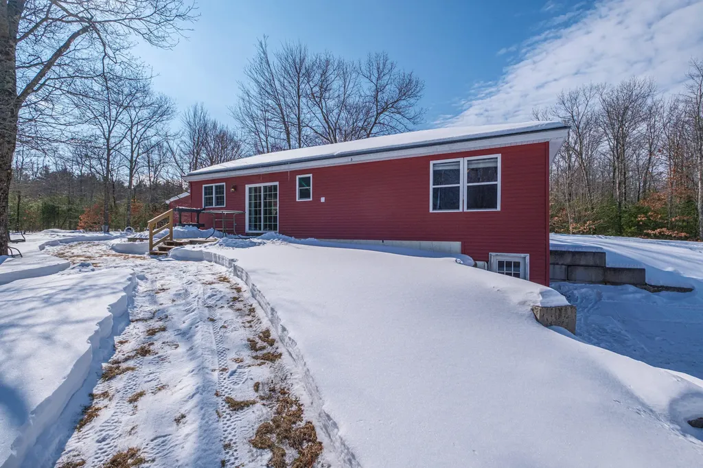 23 Zander Lane Lyman ME 04002