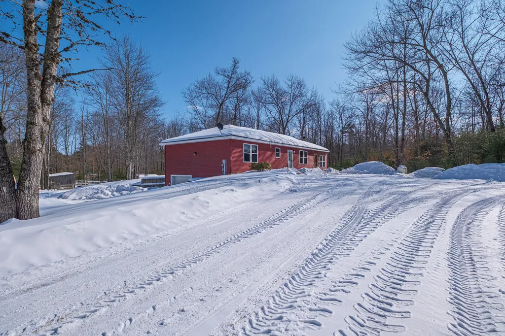 23 Zander Lane Lyman ME 04002