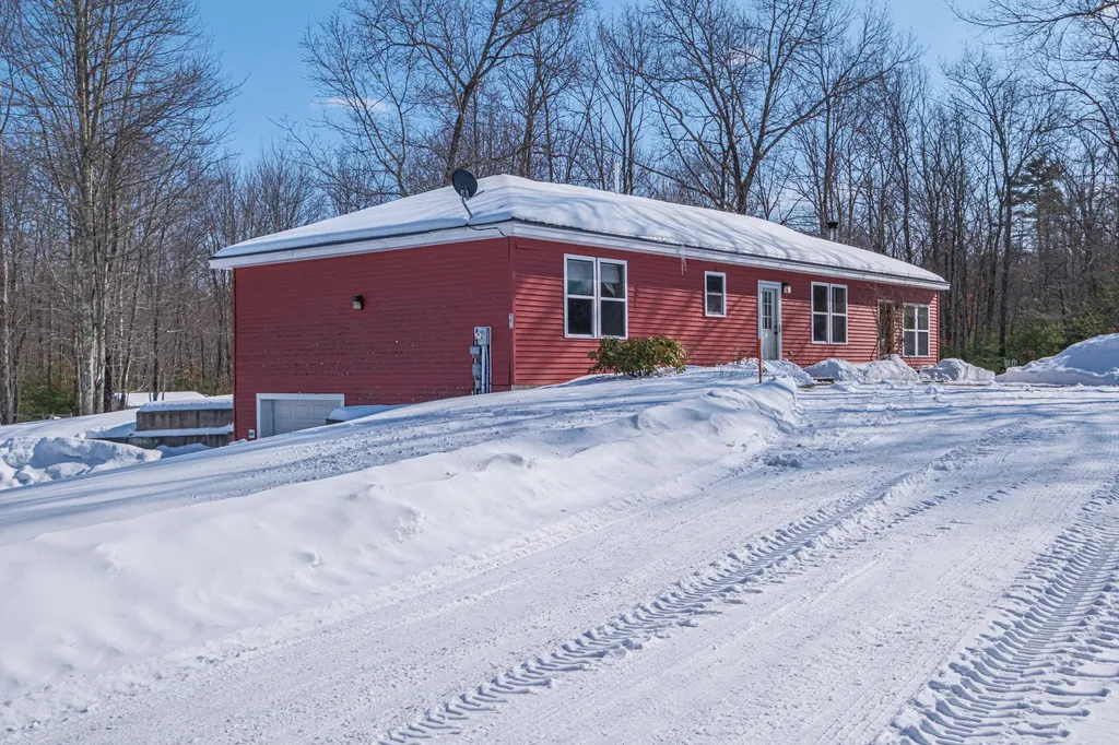 23 Zander Lane Lyman ME 04002