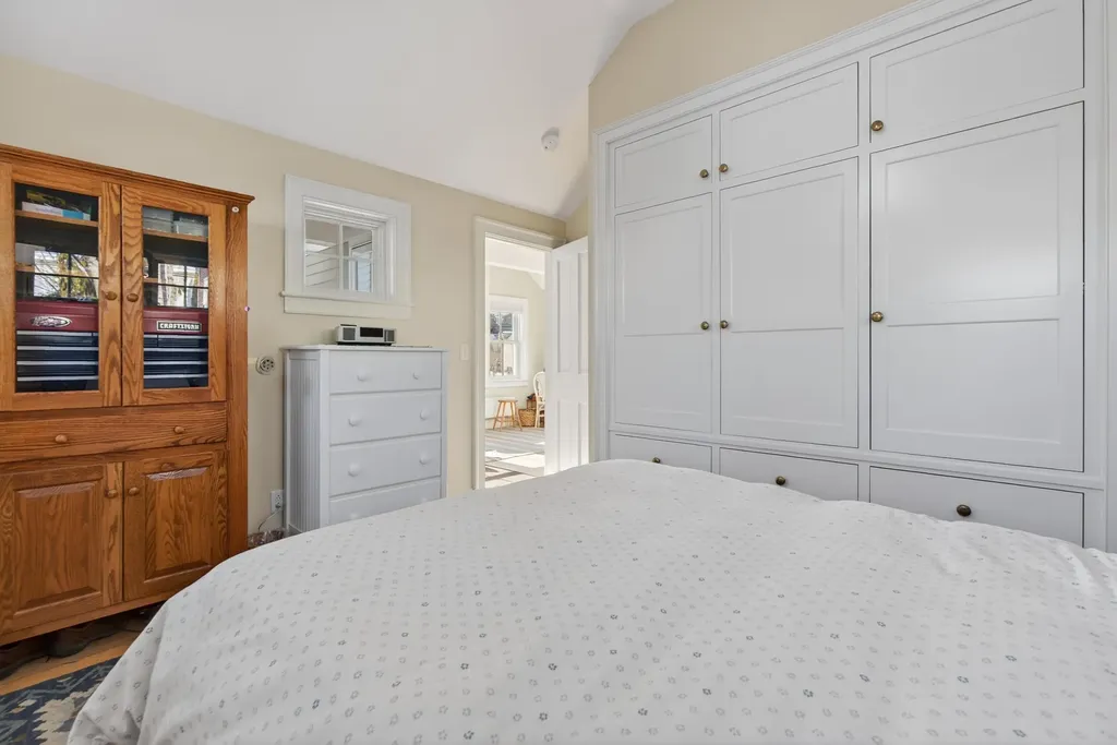 18 Portland Street Yarmouth ME 04096