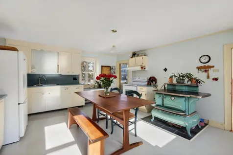 18 Portland Street Yarmouth ME 04096