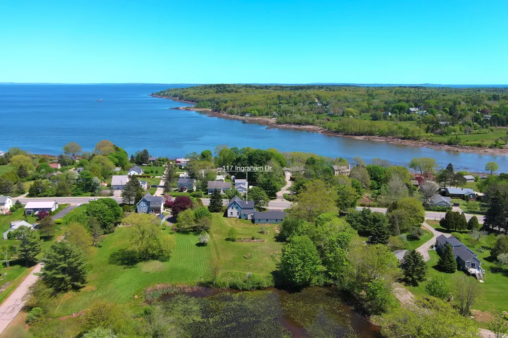 117 Ingraham Drive Owls Head ME 04854