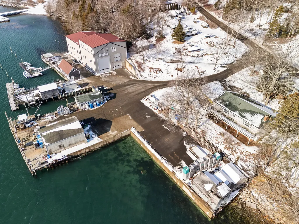 6 Boatyard Road Saint George ME 04860