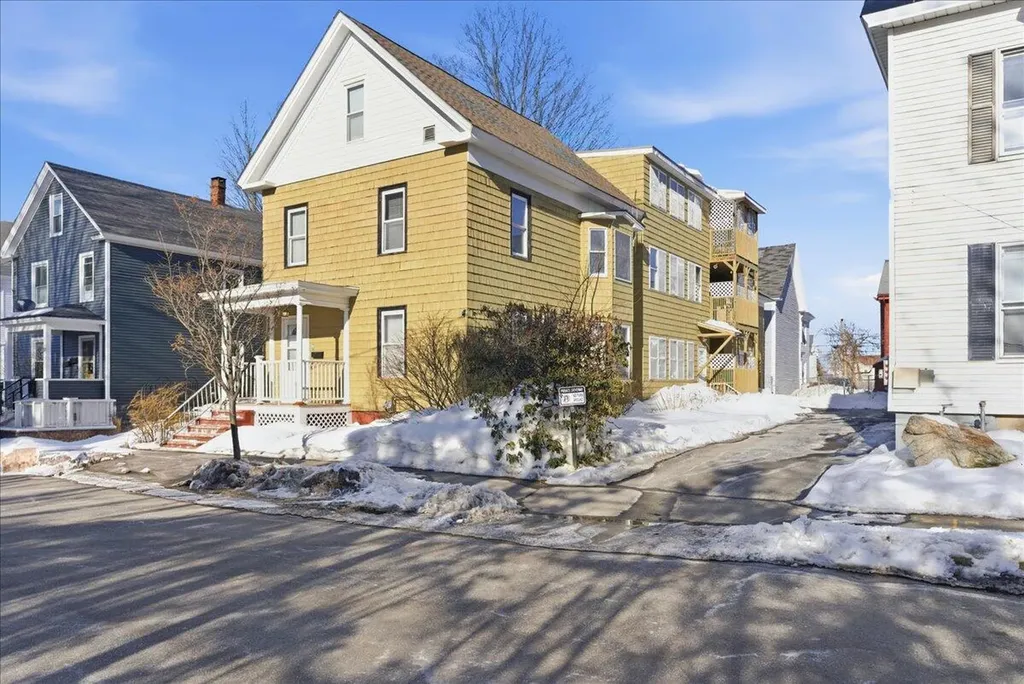 9 Winter Street Auburn ME 04210