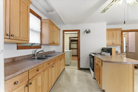 9 Winter Street Auburn ME 04210