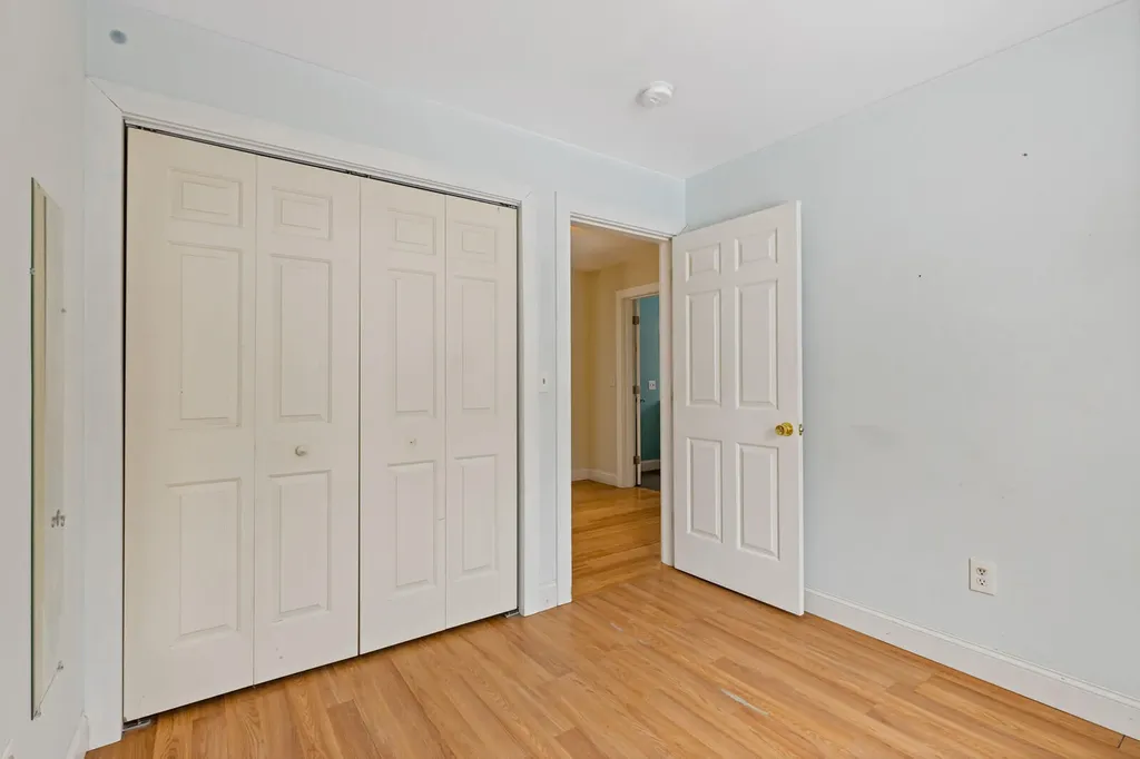 16 Madison Way Camden ME 04843