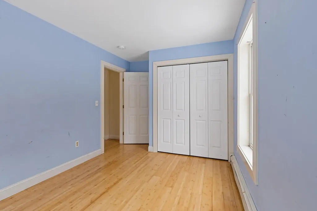 16 Madison Way Camden ME 04843