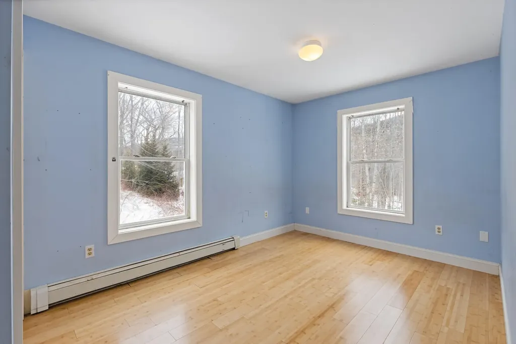 16 Madison Way Camden ME 04843