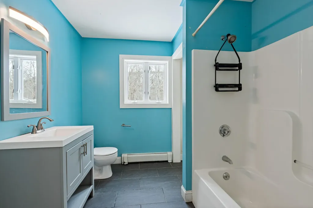 16 Madison Way Camden ME 04843