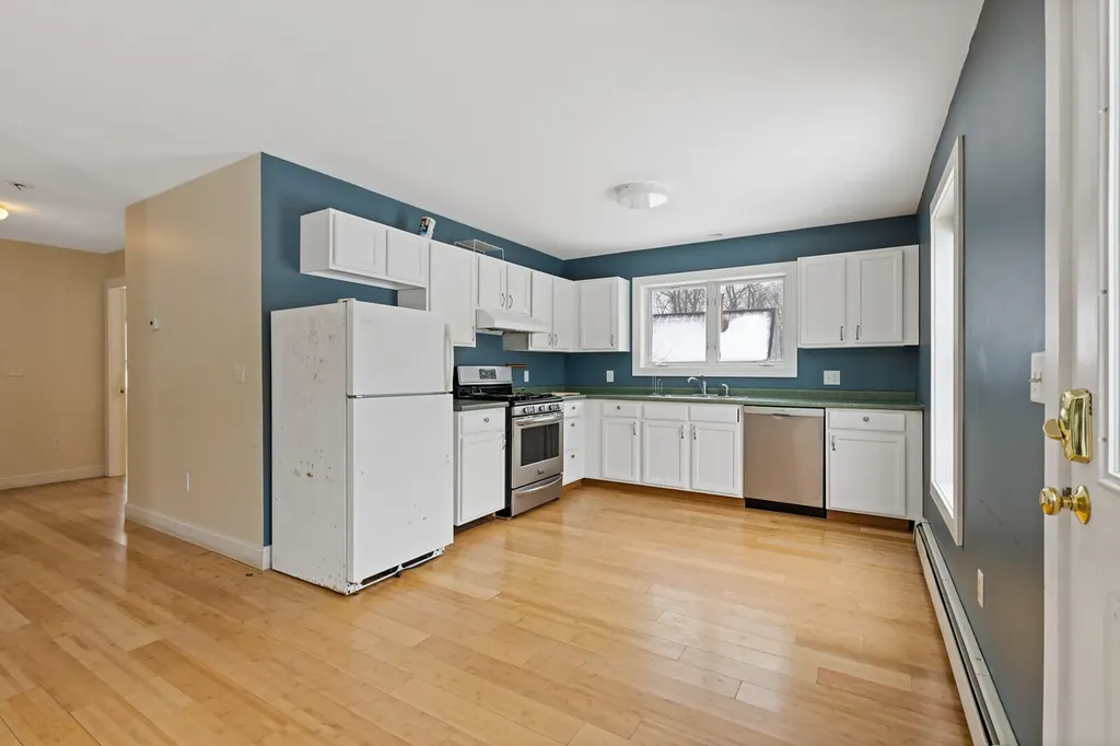 16 Madison Way Camden ME 04843