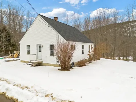 16 Madison Way Camden ME 04843