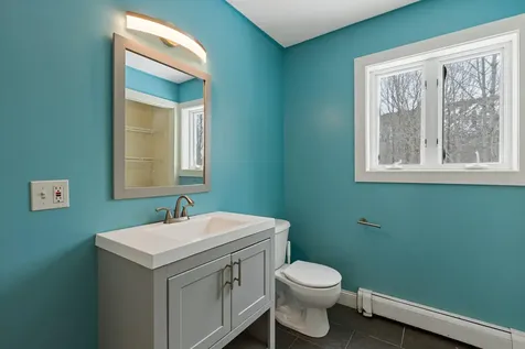 16 Madison Way Camden ME 04843