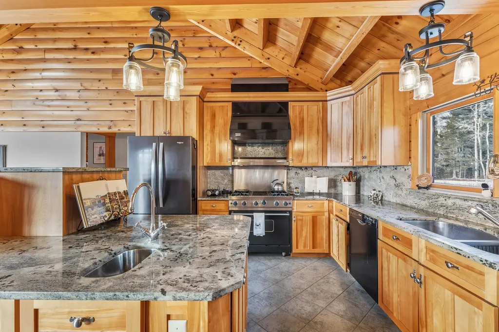 28 Turnbull Way Ellsworth ME 04605