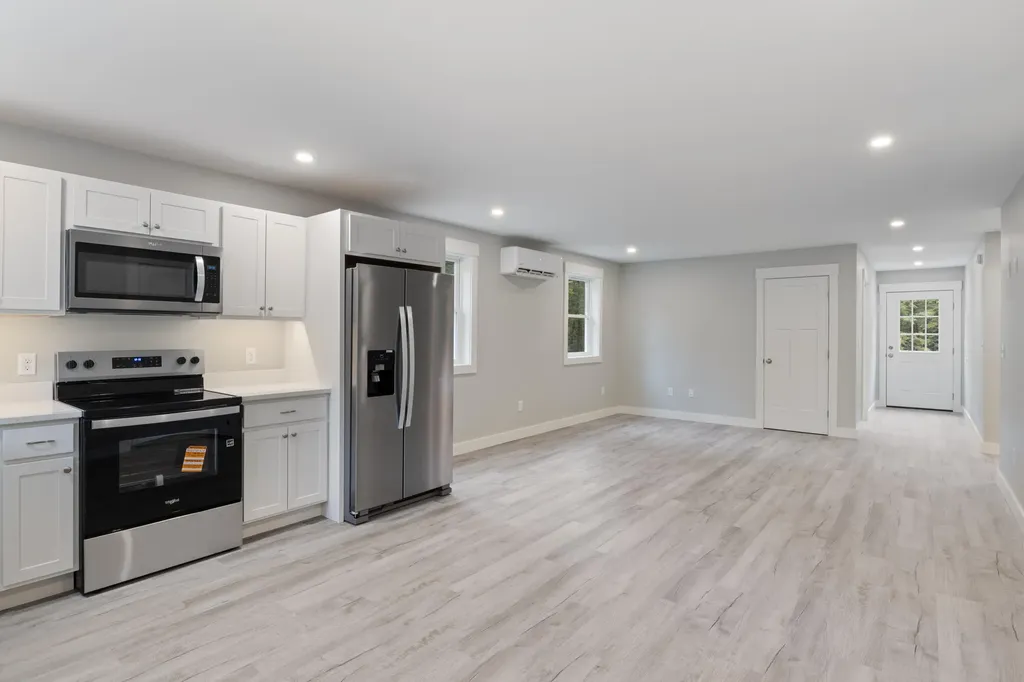 326 Ossipee Trail W Standish ME 04084