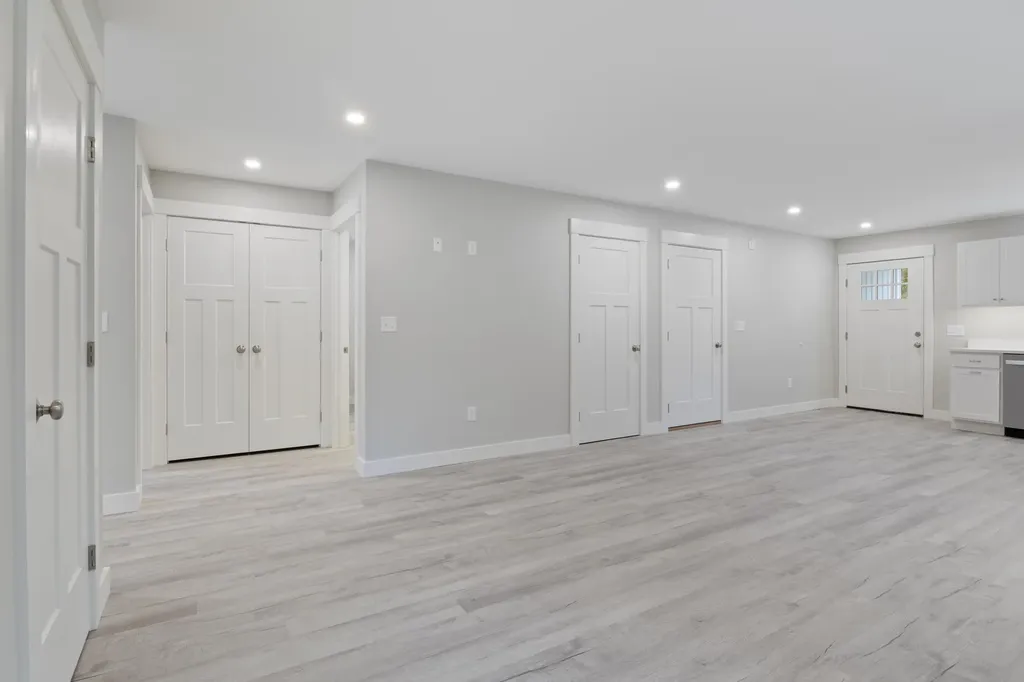 326 Ossipee Trail W Standish ME 04084