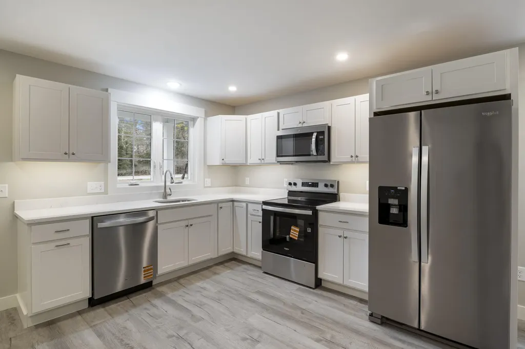 326 Ossipee Trail W Standish ME 04084