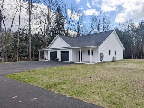 326 Ossipee Trail W Standish ME 04084