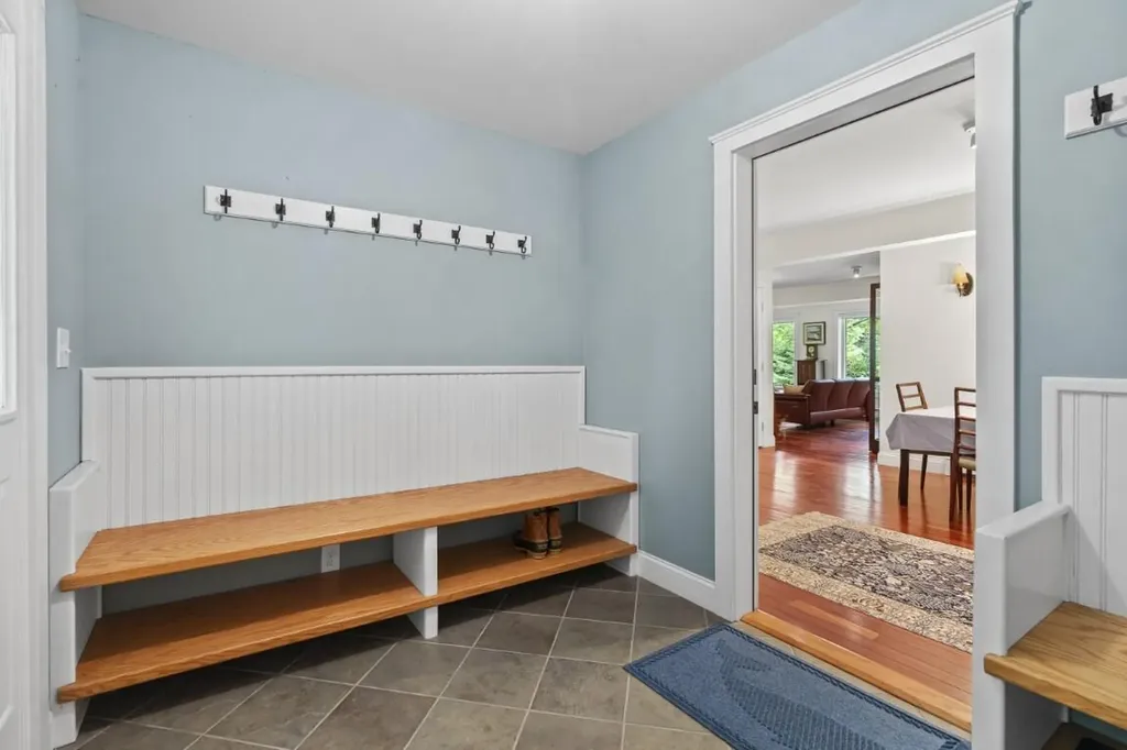 5 Hillside Place Boothbay ME 04537