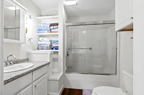 5 Hillside Place Boothbay ME 04537