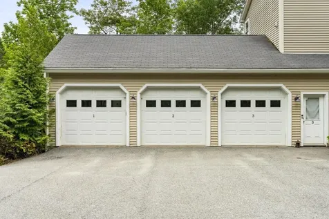 5 Hillside Place Boothbay ME 04537