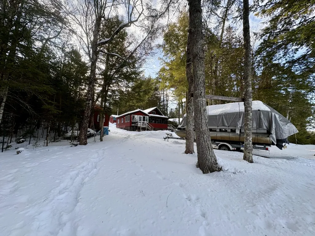 325 Egg Pond Road Lincoln ME 04457