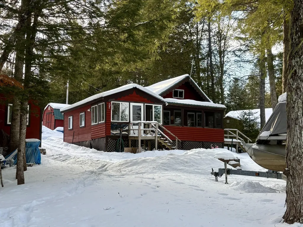 325 Egg Pond Road Lincoln ME 04457
