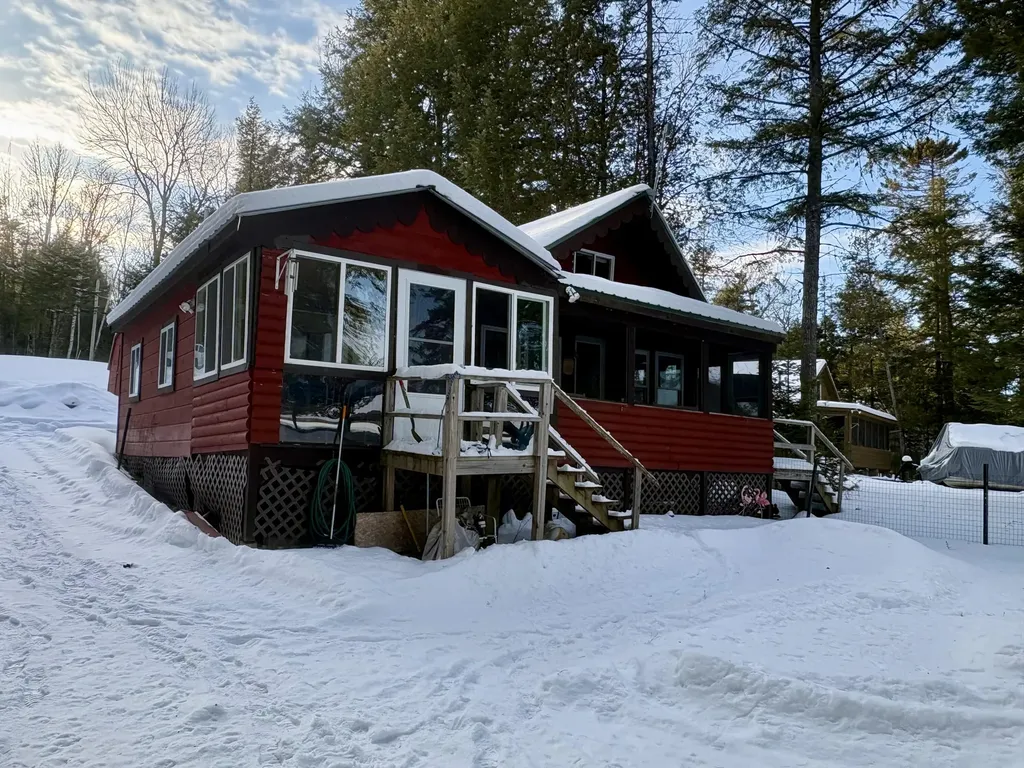 325 Egg Pond Road Lincoln ME 04457