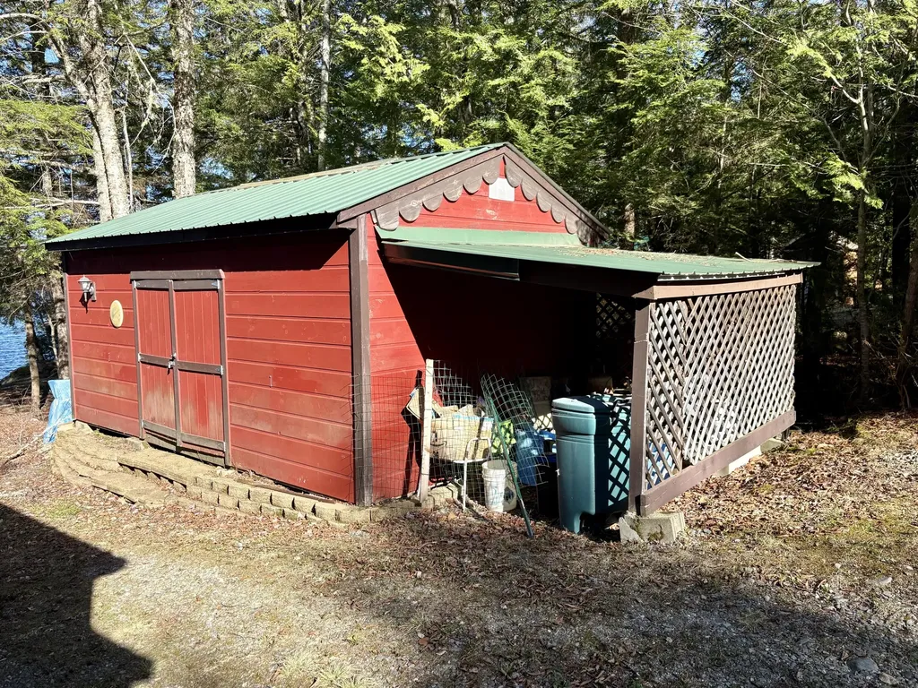 325 Egg Pond Road Lincoln ME 04457