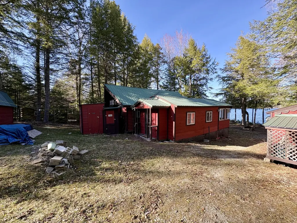 325 Egg Pond Road Lincoln ME 04457