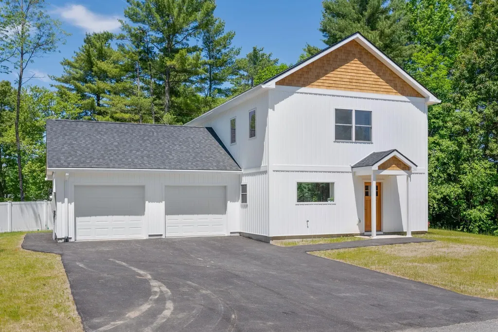 11 Village Green Circle Oakland ME 04963