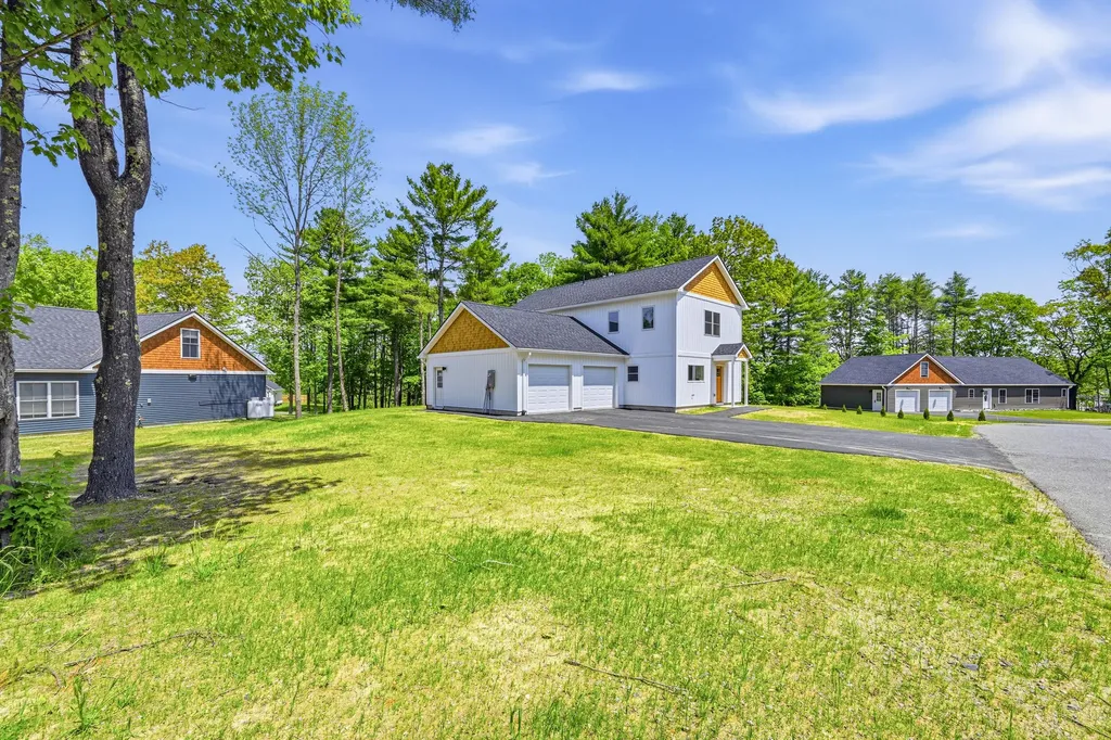 11 Village Green Circle Oakland ME 04963