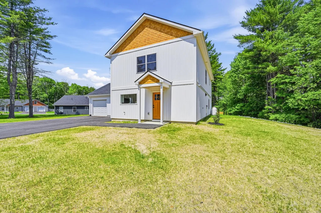 11 Village Green Circle Oakland ME 04963