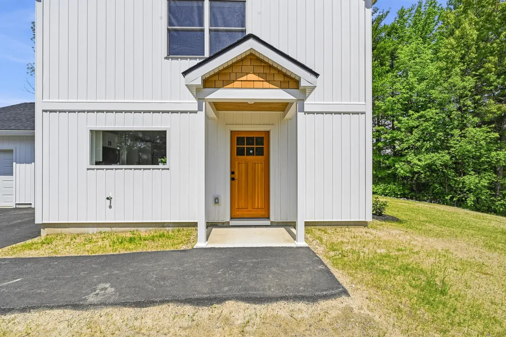 11 Village Green Circle Oakland ME 04963