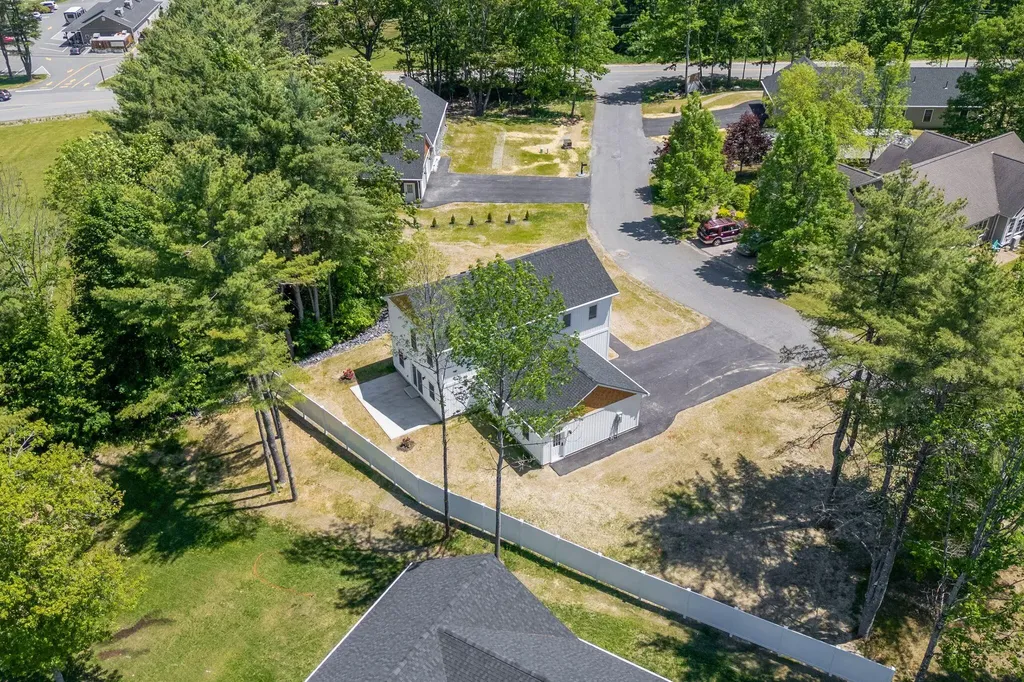 11 Village Green Circle Oakland ME 04963