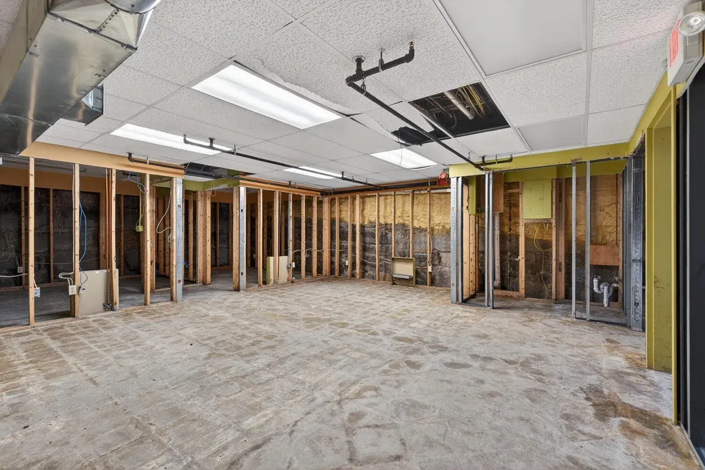 31 Main Avenue Gardiner ME 04345