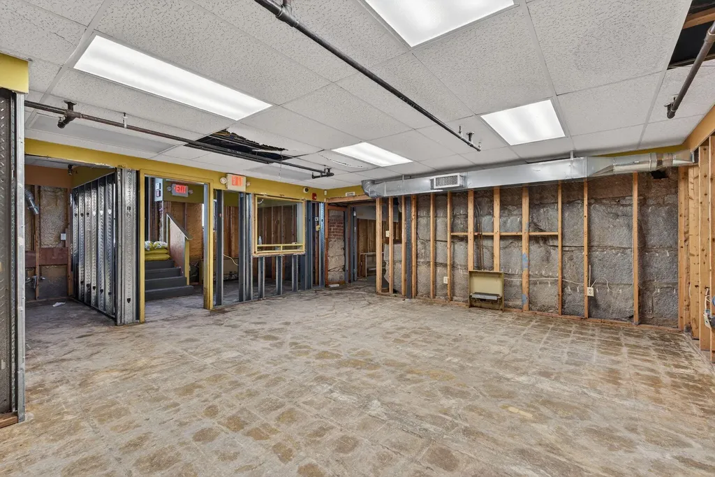 31 Main Avenue Gardiner ME 04345