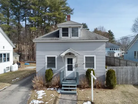 27 Weeman Street Sanford ME 04083