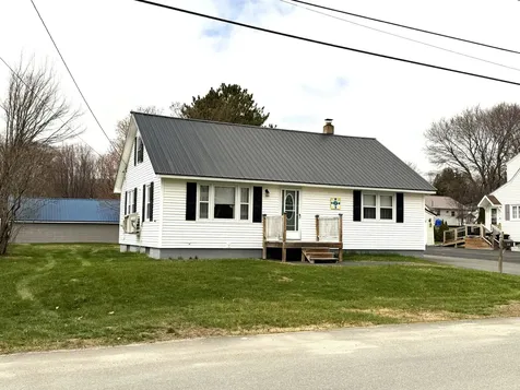 44 New York Street Millinocket ME 04462
