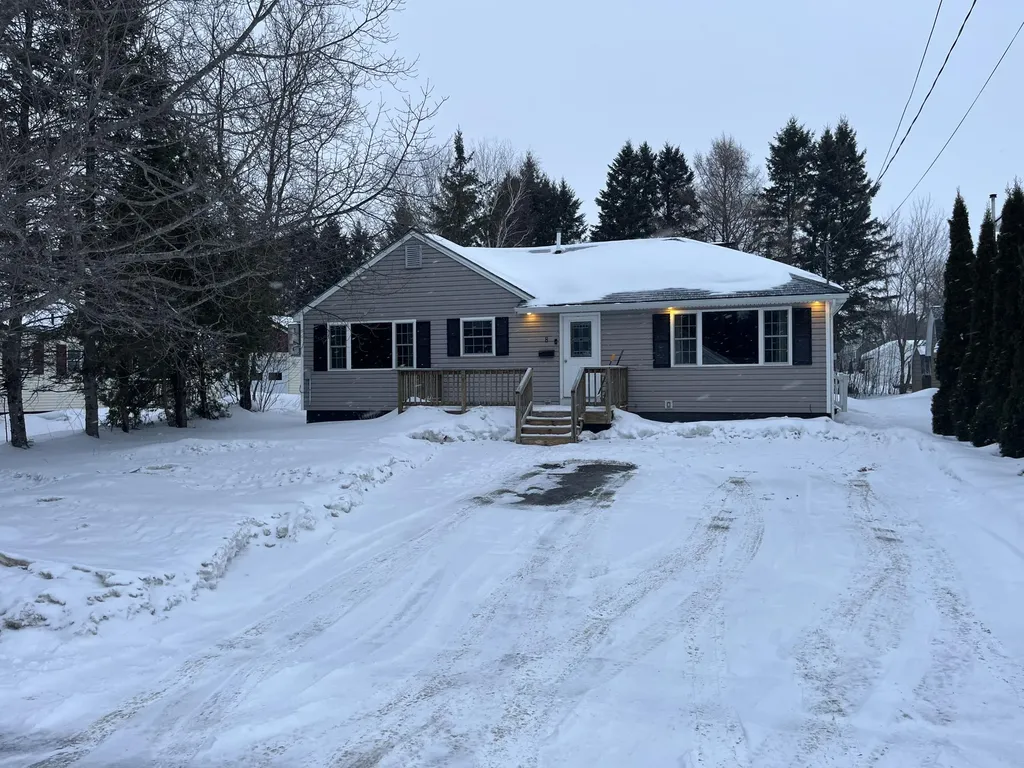 8 Lincoln Street Presque Isle ME 04769