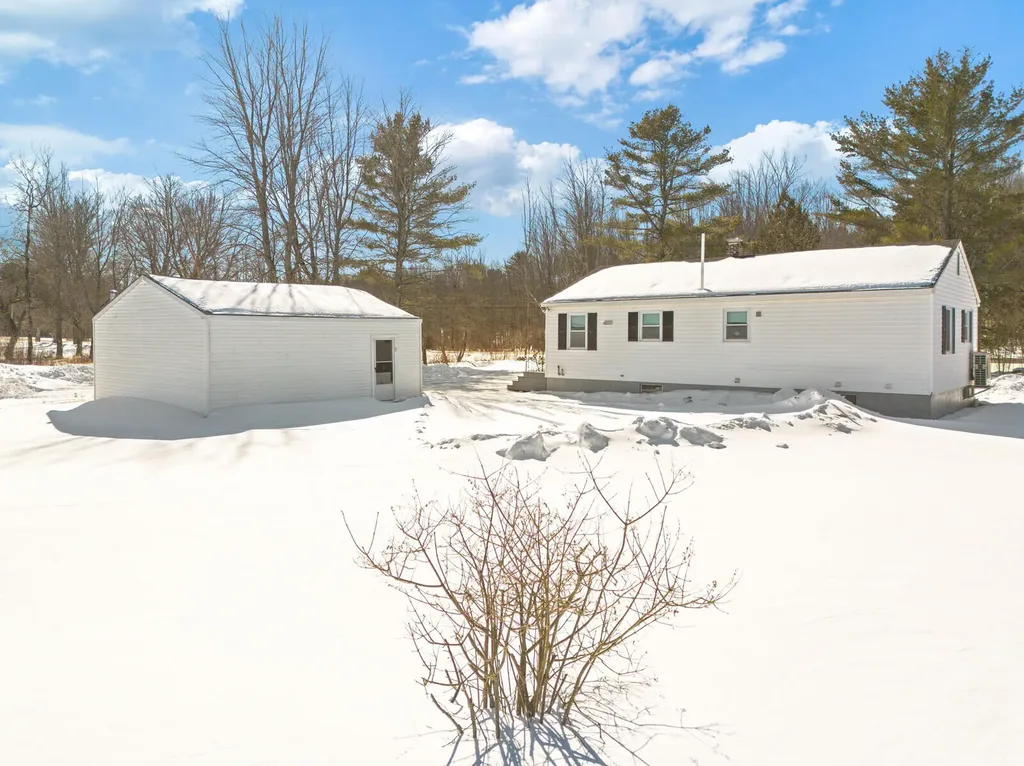 653 Abbott Road Winslow ME 04901
