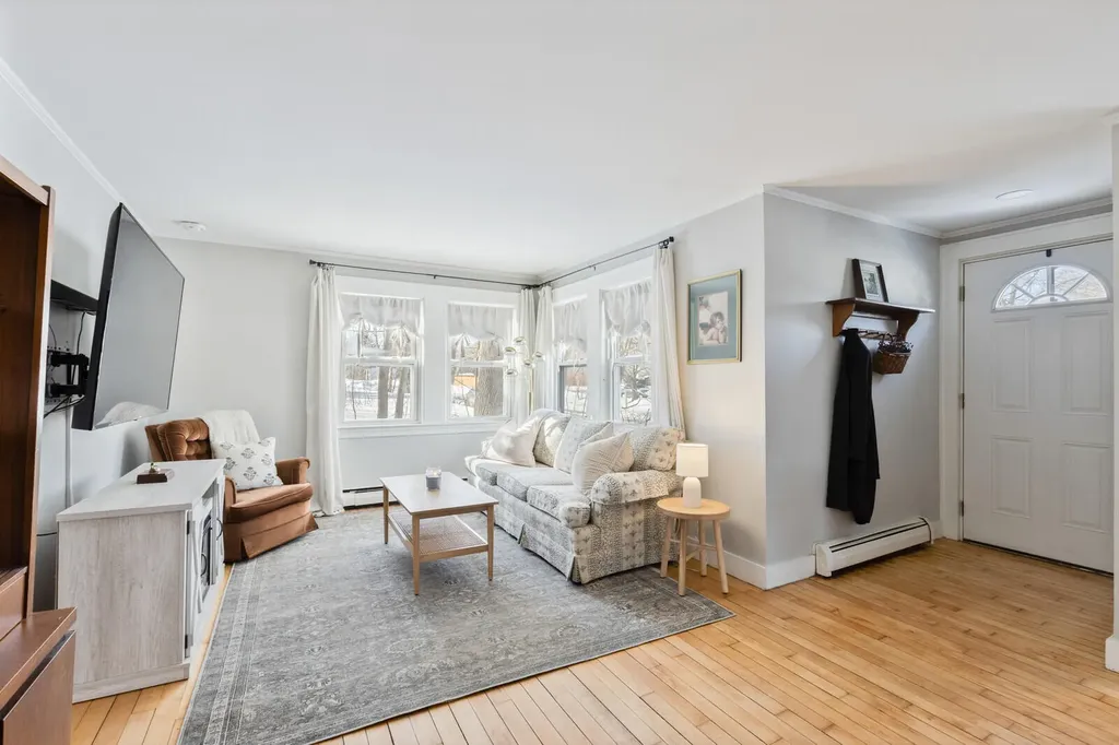 9 Malta Street Augusta ME 04330